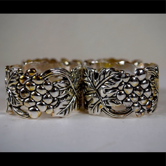 Vintage Other - VINTAGE SILVER PLATED NAPKIN RINGS⭐️